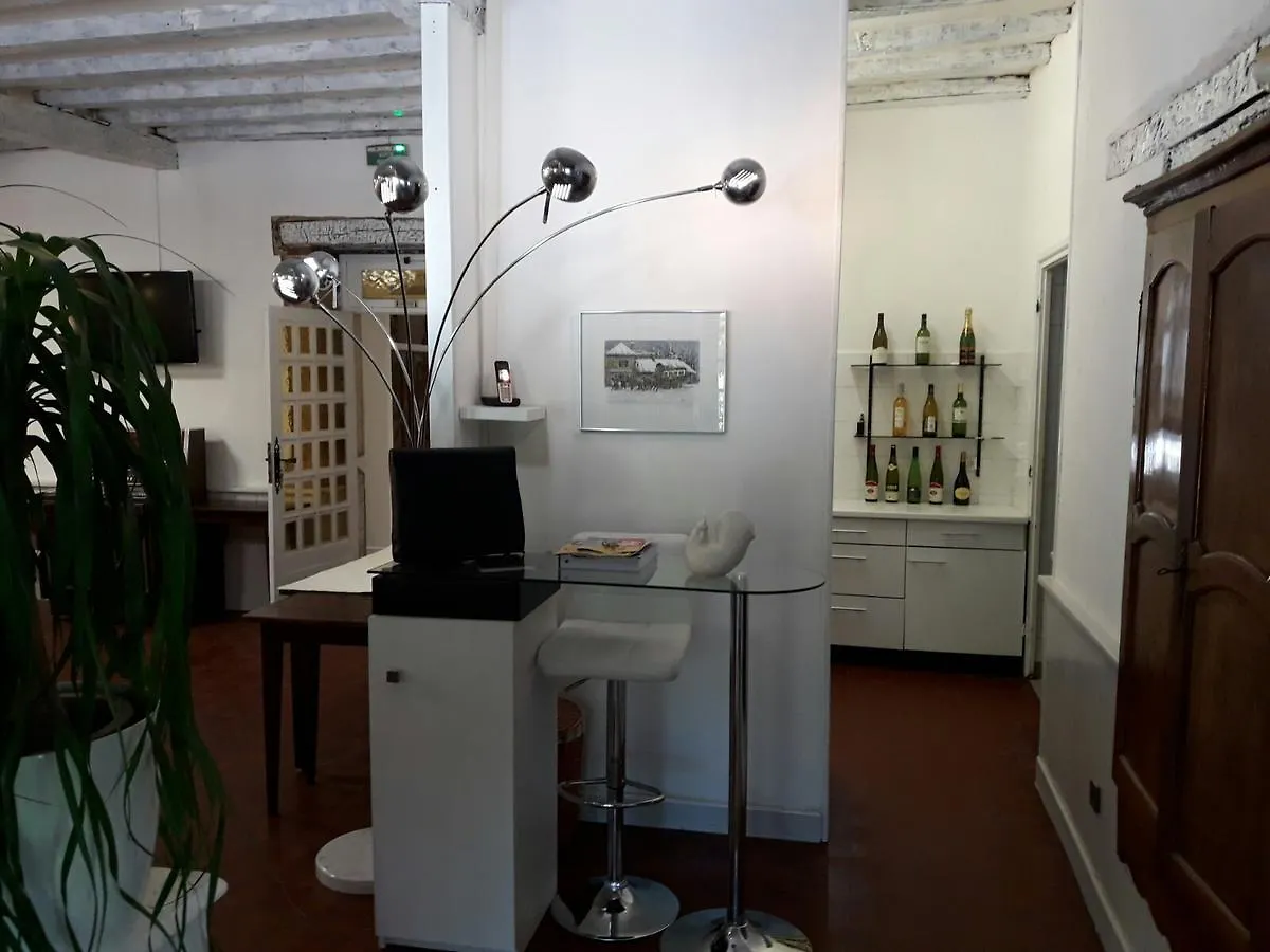 Hotel Restaurant La Croix Blanche Lyon 2*,
